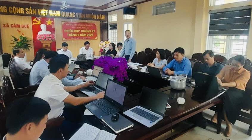 THƯỜNG TRỰC HĐND XÃ CẨM DUỆ HỌP PHIÊN THƯỜNG KỲ THÁNG 9 TRIỂN KHAI NHIỆM VỤ THÁNG 10.