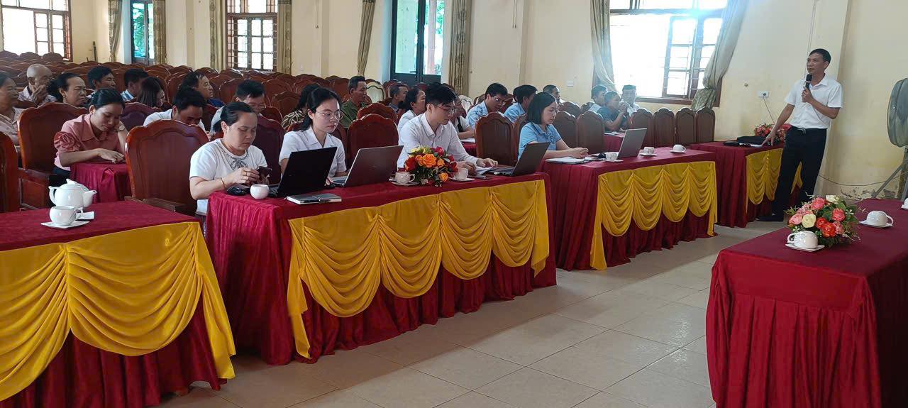 XÃ CẨM DUỆ TỔ CHỨC LÀM VIỆC VỀ THAM GIA BHXH, BHYT CHO NGƯỜI HOẠT ĐỘNG BÁN CHUYÊN TRÁCH Ở THÔN