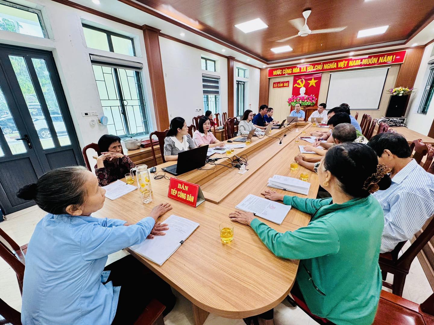 LÃNH ĐẠO XÃ CẨM DUỆ TỔ CHỨC TIẾP CÔNG DÂN ĐỊNH KỲ NGÀY 28/8/2025
