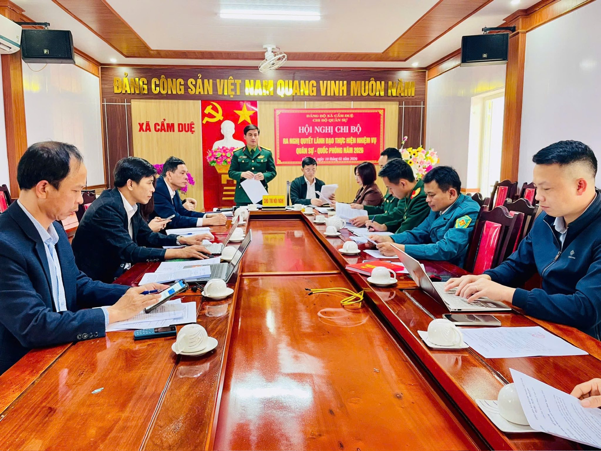 CHI BỘ BAN CHQS XÃ CẨM DUỆ TỔ CHỨC HỘI NGHỊ RA NGHỊ QUYẾT LÃNH ĐẠO THỰC HIỆN NHIỆM VỤ QUÂN SỰ, QUỐC PHÒNG NĂM 2026.