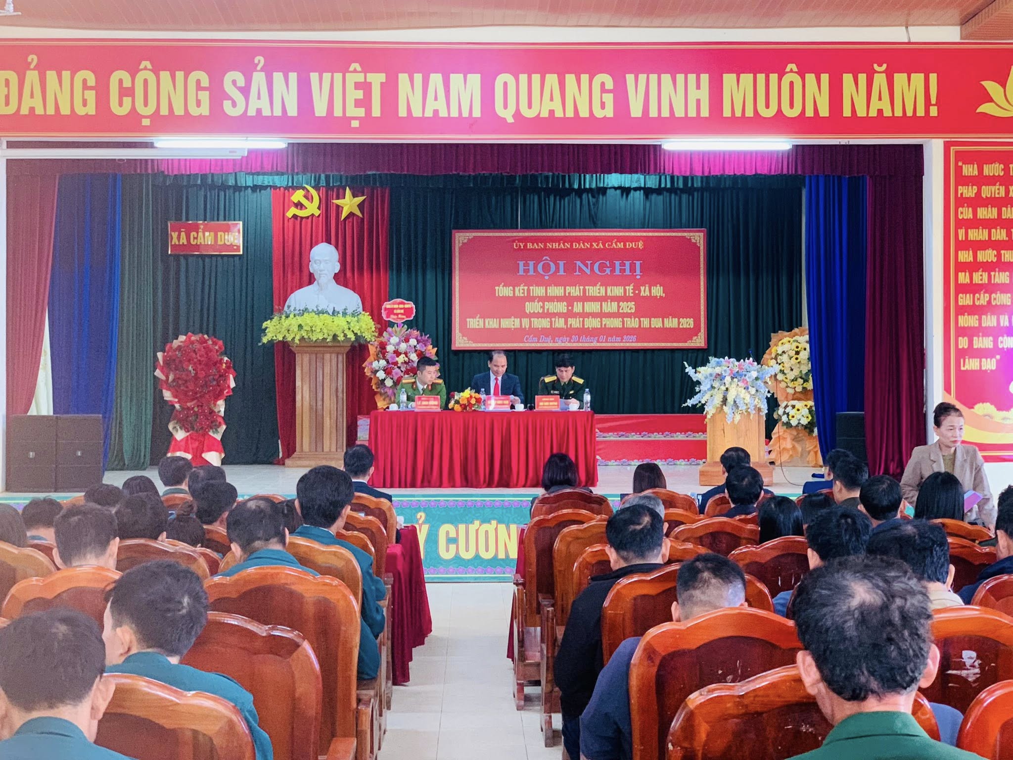 XÃ CẨM DUỆ TỔ CHỨC HỘI NGHỊ TỔNG KẾT TÌNH HÌNH PHÁT TRIỂN KINH TẾ – XÃ HỘI, QUỐC PHÒNG – AN NINH NĂM 2025; TRIỂN KHAI NHIỆM VỤ TRỌNG TÂM, PHÁT ĐỘNG PHONG TRÀO THI ĐUA NĂM 2026