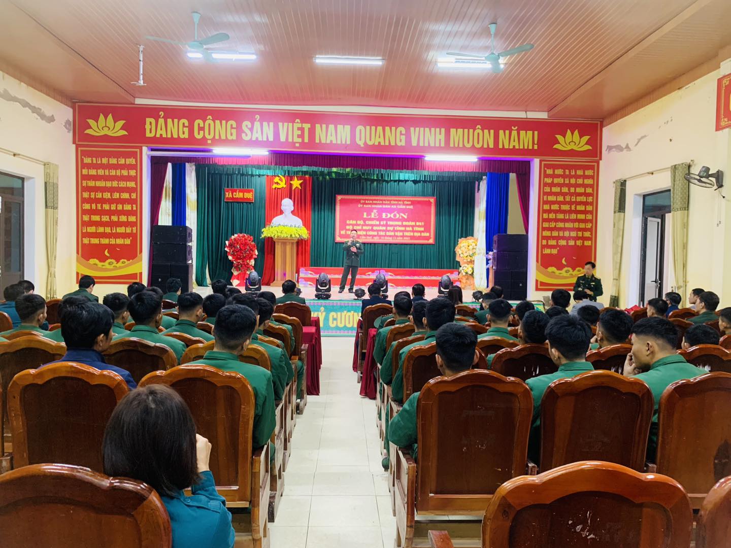 XÃ CẨM DUỆ LONG TRỌNG TỔ CHỨC LỄ ĐÓN CÁN BỘ, CHIẾN SĨ TRUNG ĐOÀN 841 VỀ LÀM CÔNG TÁC DÂN VẬN