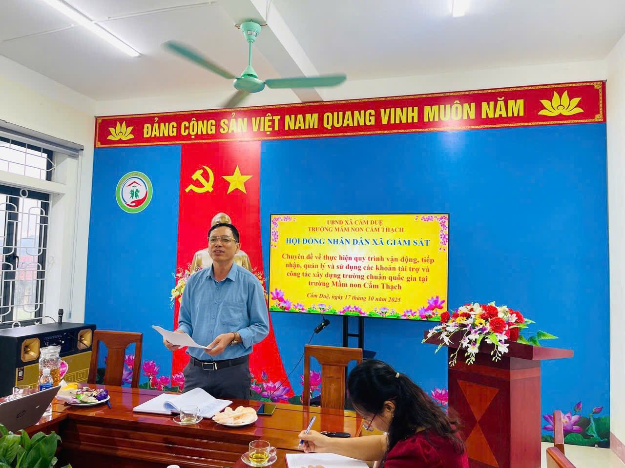 Ban giám sát HĐND xã giám sát công tác thu, chi và xây dựng trường chuẩn Quốc gia