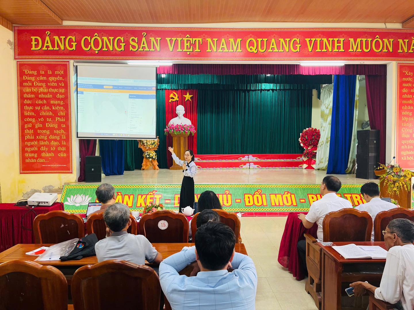 XÃ CẨM DUỆ TỔ CHỨC TẬP HUẤN DIỄN TẬP ỨNG DỤNG CÔNG NGHỆ THÔNG TIN HỖ TRỢ CẢNH BÁO, ỨNG PHÓ THIÊN TAI CHO CỘNG ĐỒNG  