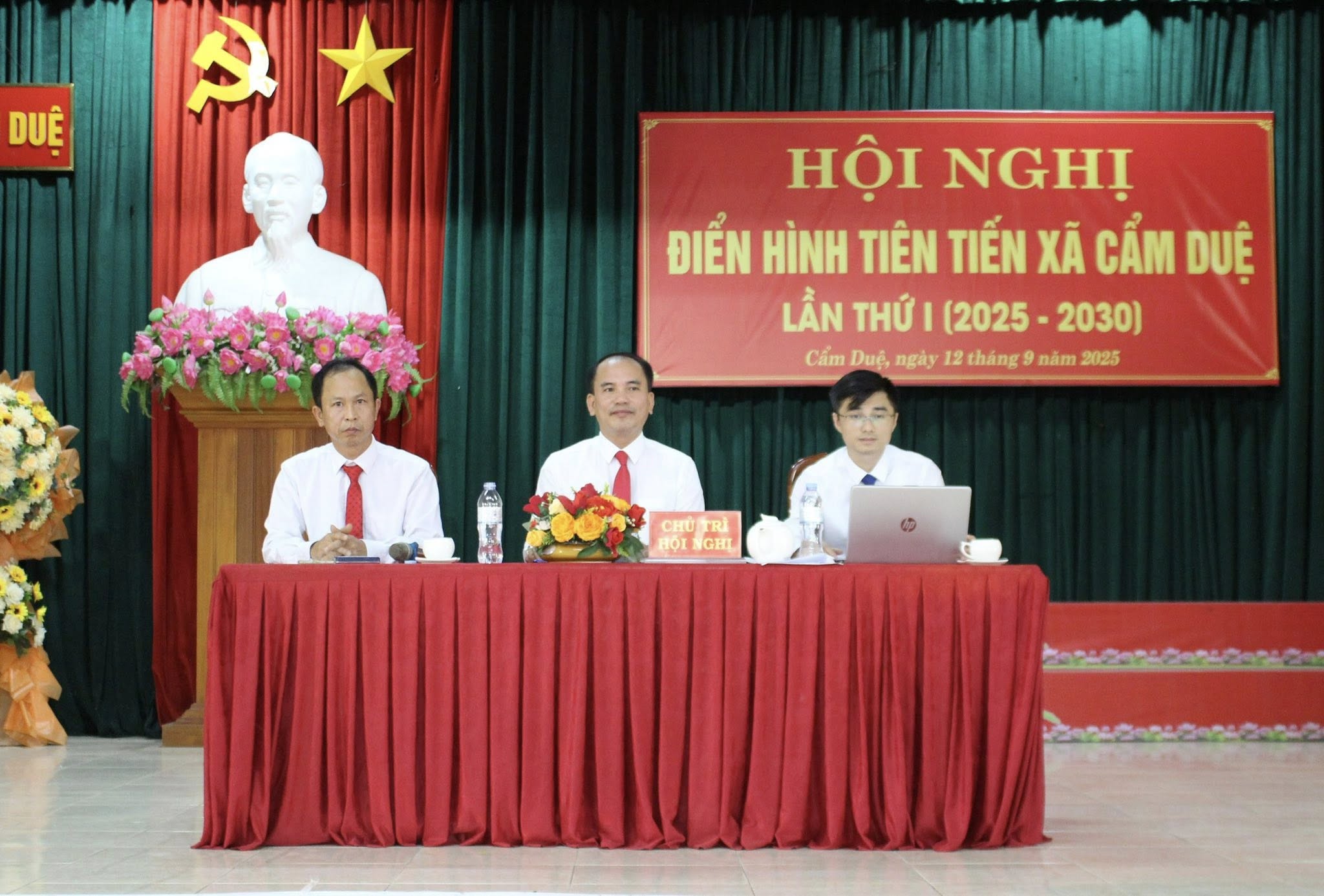 CẨM DUỆ VINH DANH CÁC ĐIỂN HÌNH TIÊN TIẾN TRONG PHONG TRÀO THI ĐUA YÊU NƯỚC