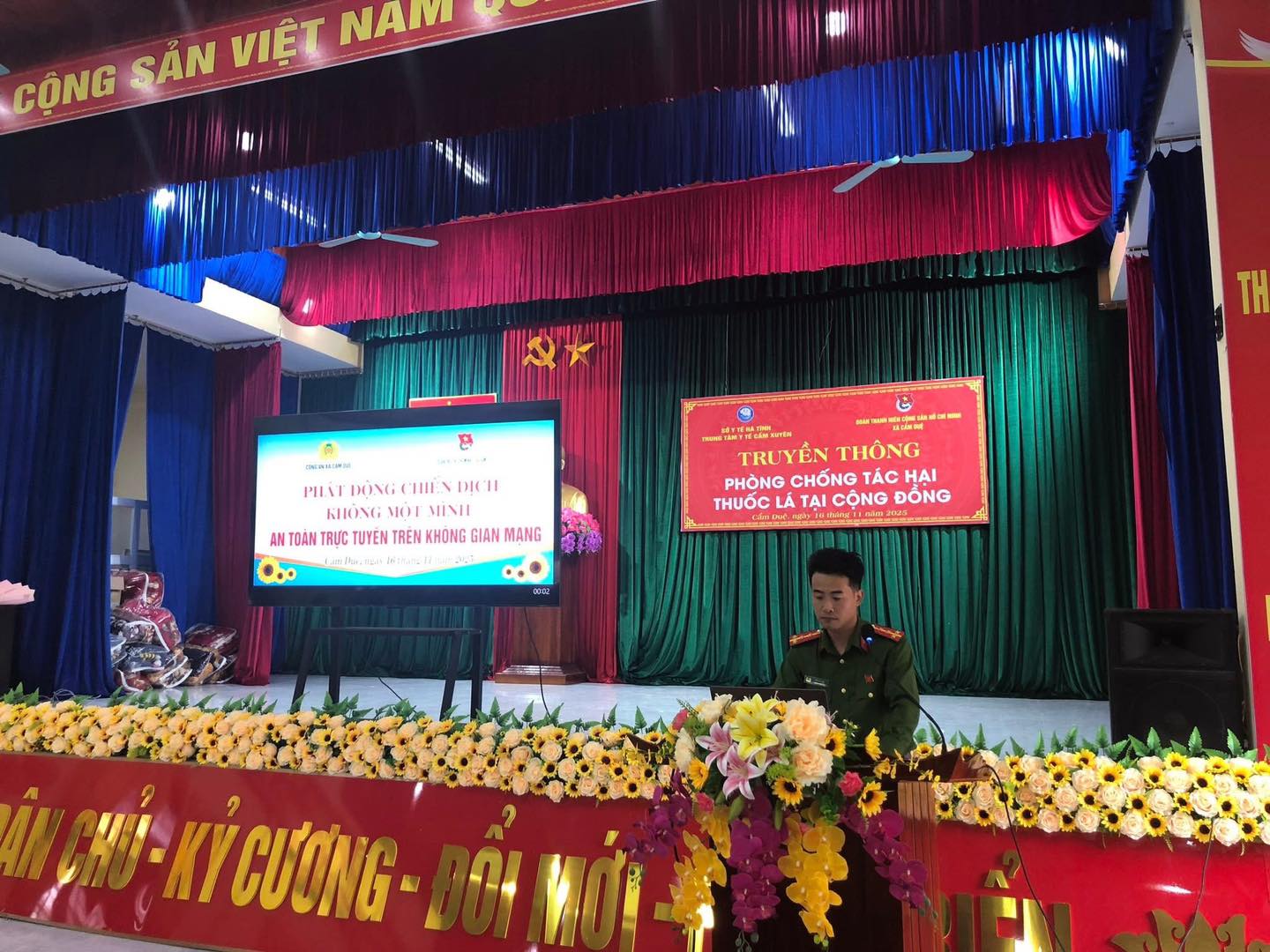 CÔNG AN XÃ CẨM DUỆ TUYÊN TRUYỀN PHÒNG CHỐNG LỪA ĐẢO TRÊN KHÔNG GIAN MẠNG CHO ĐOÀN VIÊN, THANH THIẾU NIÊN