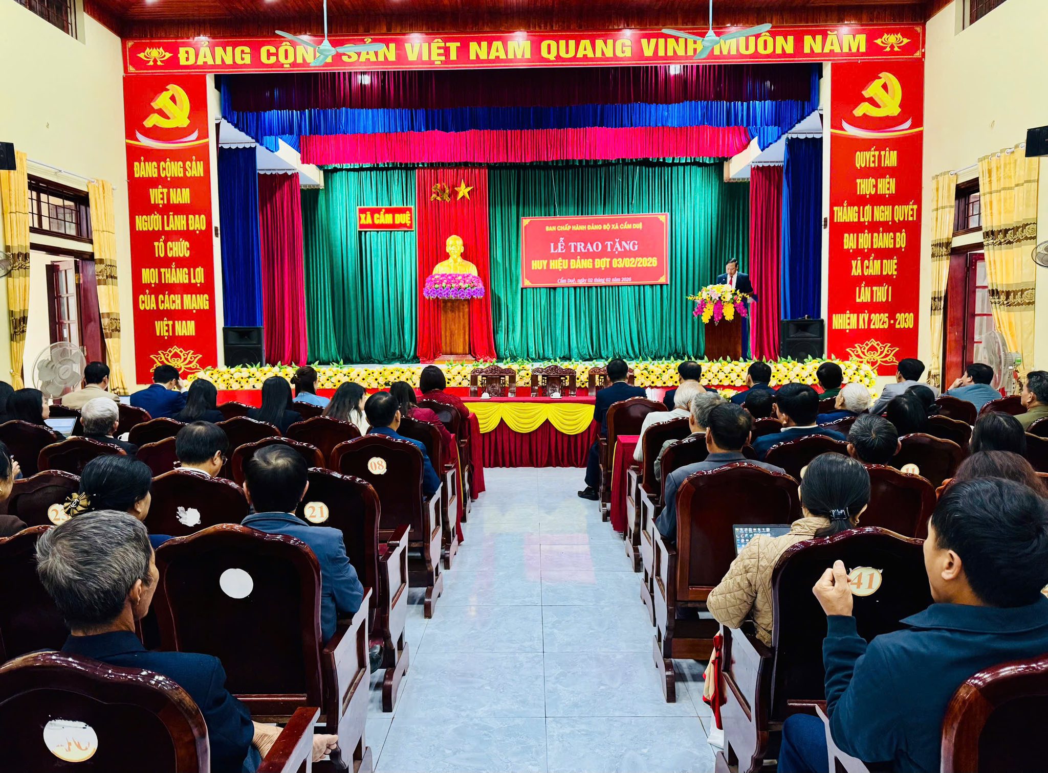 ĐẢNG ỦY XÃ CẨM DUỆ TỔ CHỨC LỄ TRAO TẶNG HUY HIỆU ĐẢNG, KỶ NIỆM 96 NĂM NGÀY THÀNH LẬP ĐẢNG CỘNG SẢN VIỆT NAM (03/02/1930 - 03/02/2026) CHÀO MỪNG THÀNH CÔNG ĐẠI HỘI XIV CỦA ĐẢNG.