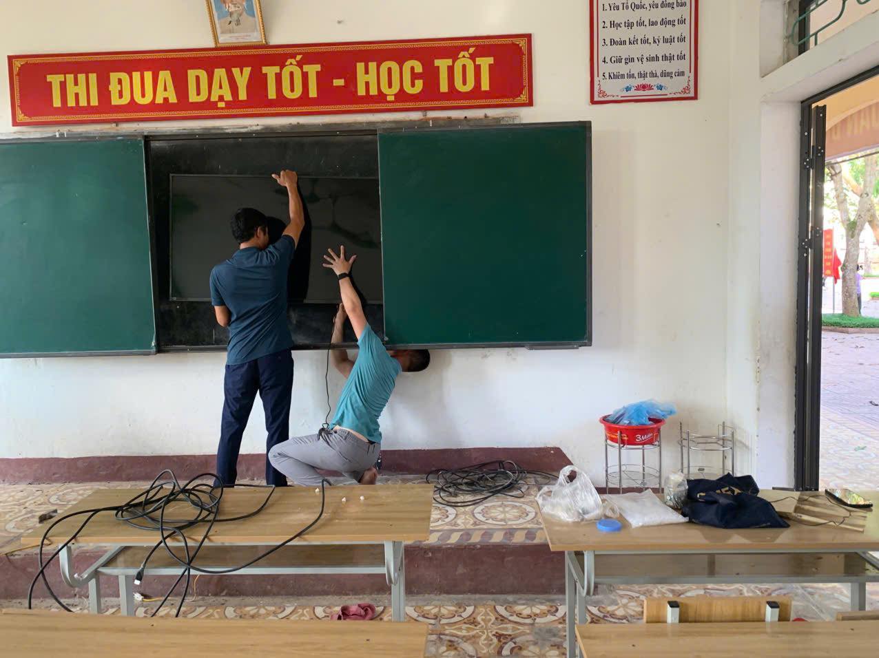 CÔNG TÁC CHUẨN BỊ KHAI GIẢNG NĂM HỌC MỚI TẠI CÁC TRƯỜNG TRÊN ĐỊA BÀN XÃ CẨM DUỆ