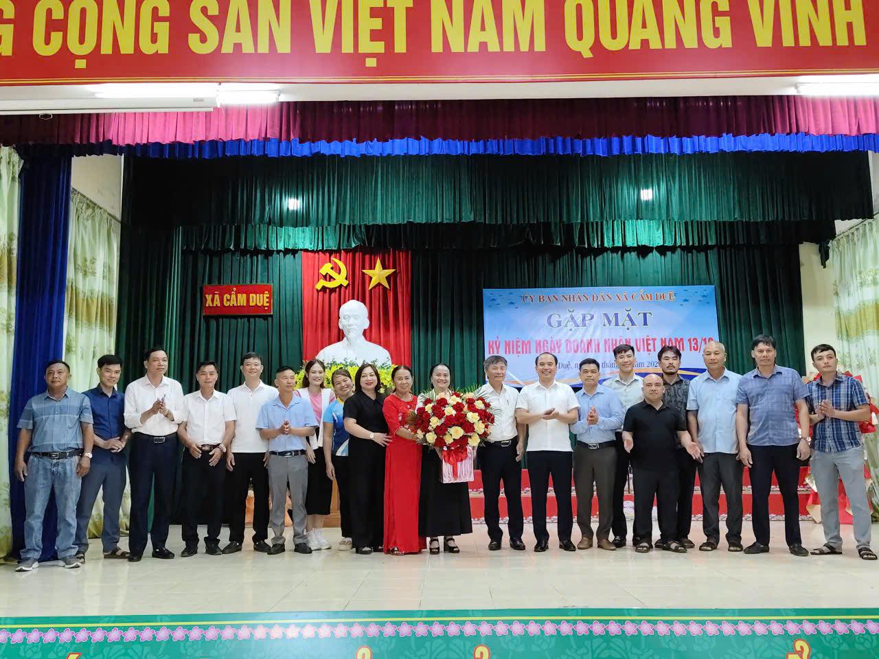 XÃ CẨM DUỆ TỔ CHỨC GẶP MẶT KỶ NIỆM NGÀY DOANH NHÂN VIỆT NAM 13/10