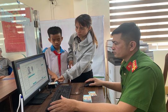 Cẩm Duệ bùng nổ khí thế - Tổng lực về đích cấp căn cước, định danh điện tử cho trẻ em từ 06 - 14 tuổi