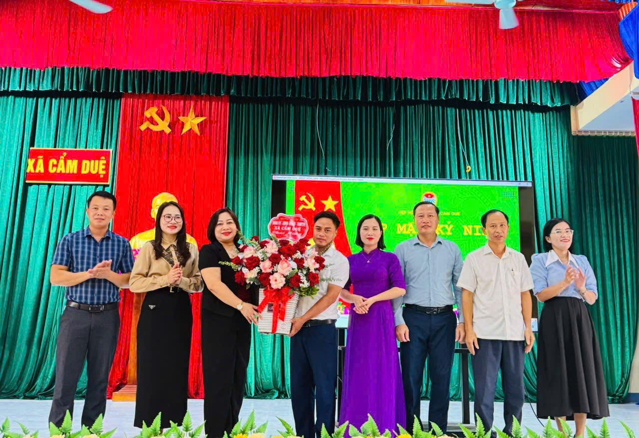 HỘI NÔNG DÂN XÃ CẨM DUỆ LONG TRỌNG TỔ CHỨC KỶ NIỆM 95 NĂM NGÀY THÀNH LẬP HỘI NÔNG DÂN VIỆT NAM (14/10/1930 – 14/10/2025) 